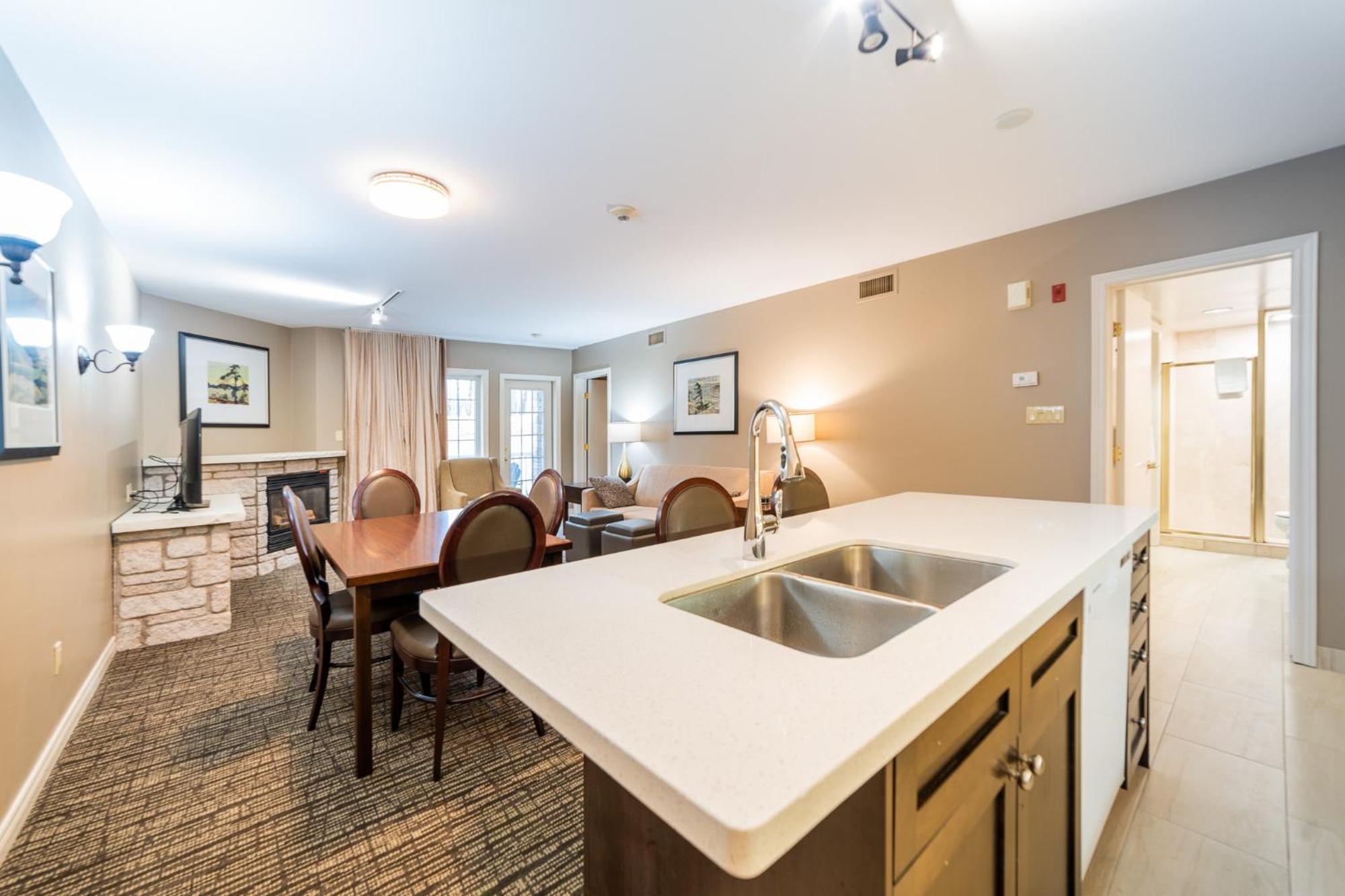 Horseshoe Valley Suites - The Aurora Shanty Bay المظهر الخارجي الصورة